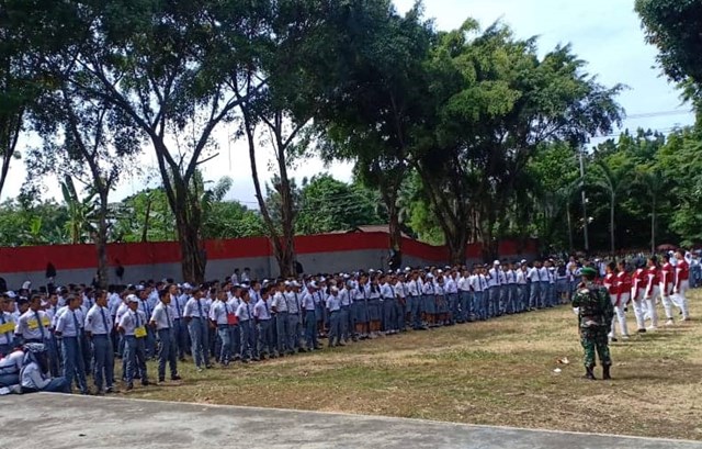 Menengok Interaksi TNI dan Siswa Baru di Sekolah