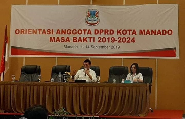 Materi Isu Aktual Awali Orientasi 40 Legislator Manado