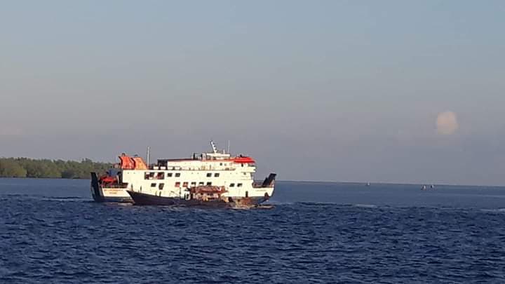 Cerita Kandasnya KMP Lokong Banua di Pulau Pasige Sitaro