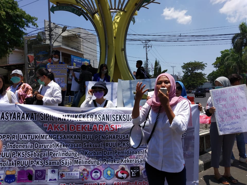 Demo Masyarakat Sipil Sulut Mendesak Pengesahan RUU P-KS