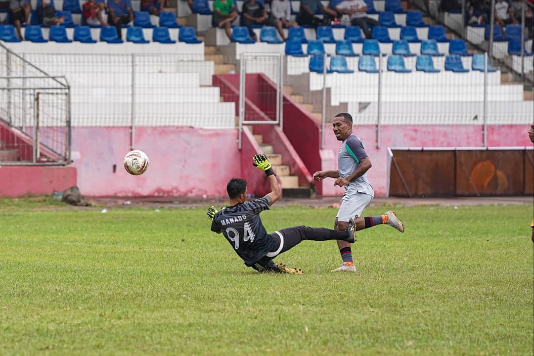 Sulut United Kalahkan Pegadaian FC 5-0: Panggung Duo Papua