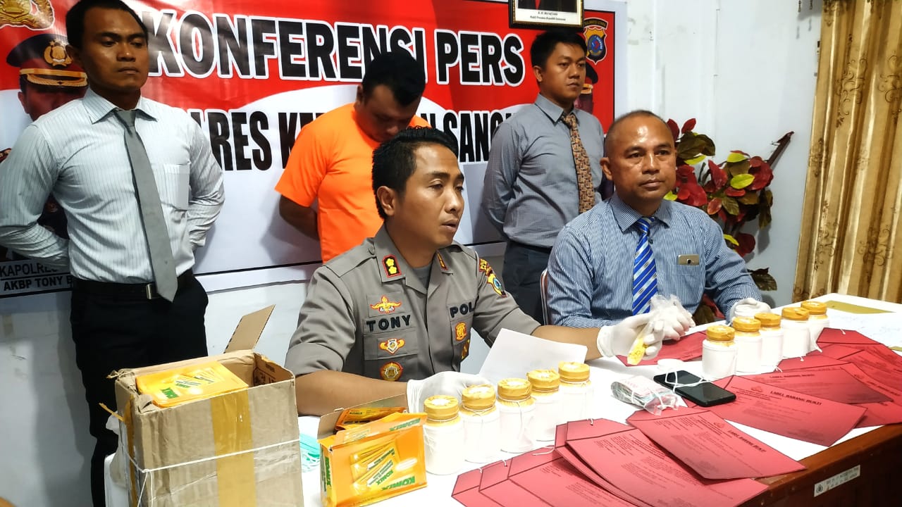 Pengedar Obat Keras Ilegal Sejak 2018 Ini Dibekuk Polres Sangihe