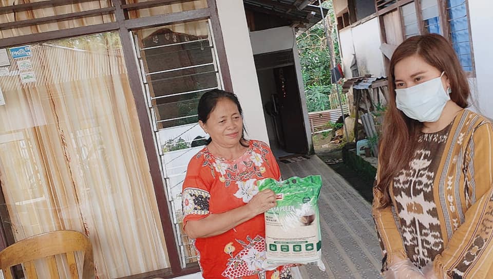 2 Bulan Gaji Jurani Rurubua Bantu Warga saat Ancaman Virus Corona