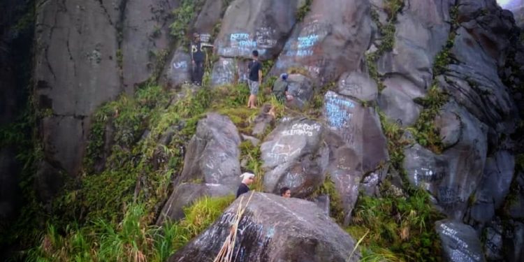 Aksi Vandalisme Rusak Pesona Gunung Awu Sangihe