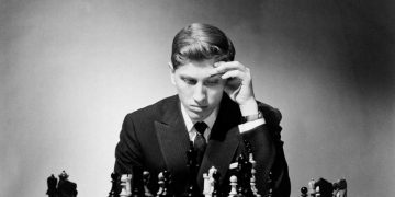 Bobby Fischer, kemampuan mengagumkan di papan catur (foto: essentiallysports.com)