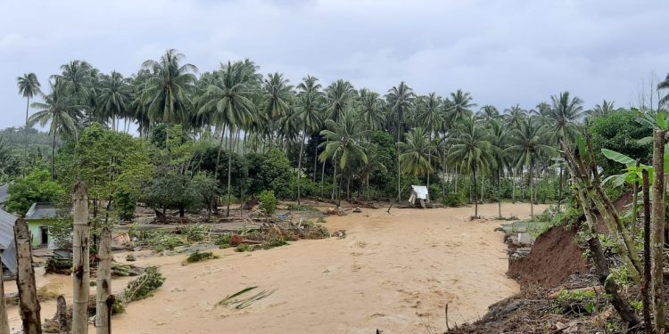 Jembatan Patah, 29 Rumah Hanyut di Bolsel Diterjang Banjir Bandang