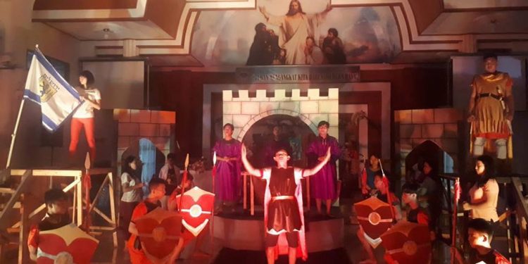 Sebuah pertunjukan teater di Manado. (foto: dok barta1)