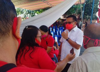 6 Parpol ‘Kawal’ Maurits Mantiri-Hengky Honandar Daftar di KPU Bitung