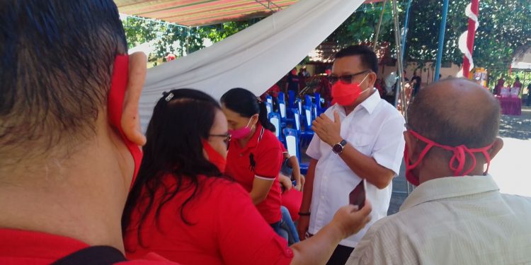 6 Parpol ‘Kawal’ Maurits Mantiri-Hengky Honandar Daftar di KPU Bitung