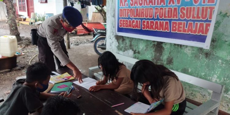 Ketika Ditpolairud Polda Sulut Fasilitasi Wifi Gratis Bagi Pelajar