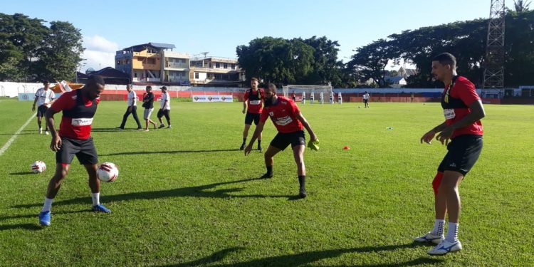 Beratnya Persipura Melepas Arthur Cunha dan Sylvano Comvalius