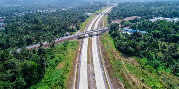 Jalan Tol Manado-Bitung Banderol Rp4,95 Triliun Resmi Beroperasi