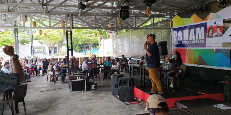 Harley Mangindaan dialog terbatas dengan masyarakat Kota Manado di Sario dan Wanea