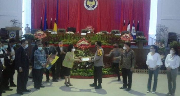 Kapolda Sulut saat berada di Unima Tondano