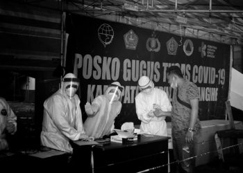 Pemeriksaan Rapid Test oleh Gugus Tugas Penanganan Covid-19 Sangihe. (foto: rendy Saselah/Barta1)