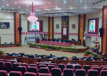 Rapat terbatas di DPRD Sulut