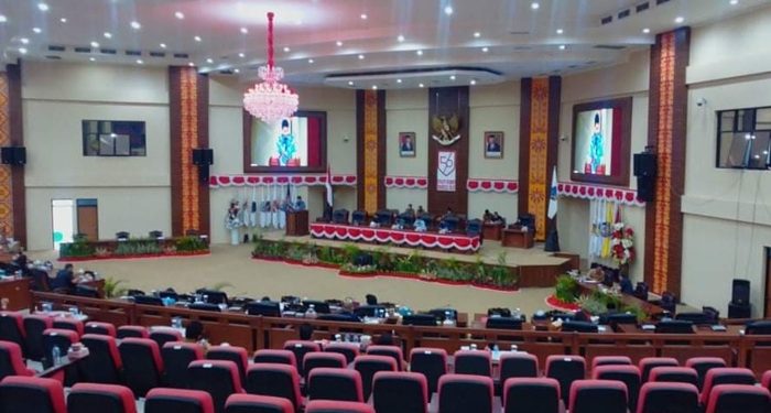 Rapat terbatas di DPRD Sulut