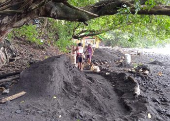 Berkah Penambang Pasir Kampung Lehi Sitaro di Tengah Pandemi Covid-19