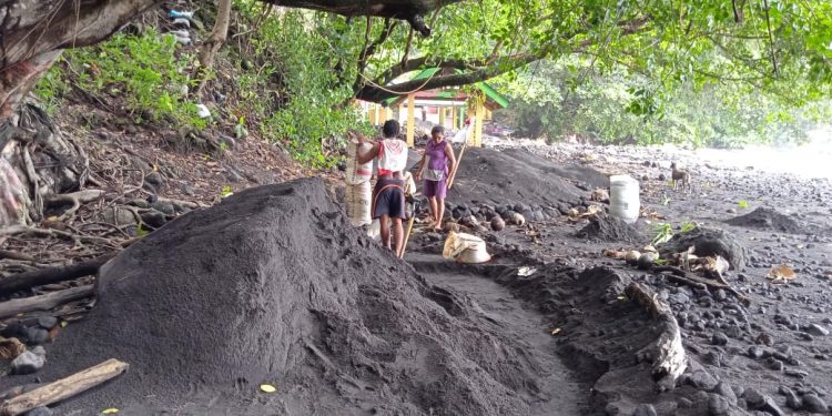 Berkah Penambang Pasir Kampung Lehi Sitaro di Tengah Pandemi Covid-19