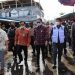 Walikota Manado GS Vicky Lumentut mendampingi Wakil Menteri Perdagangan Jerry Sambuaga, bersama Kepala Perwakilan Bank Indonesia Sulut, Arbonas Hutabarat, Presiden Direktur OVO Karaniya Dharmasaputera mengunjungi pasar tradisional Bersehati, Jumat (02/10).