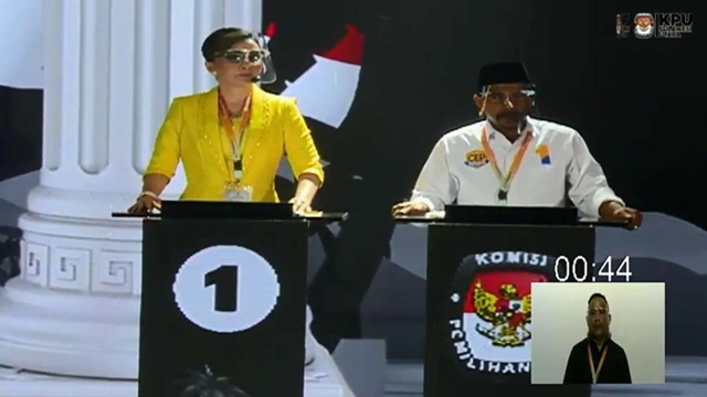 Pasangan CEP dan SSL dalam debat kandidat Pilgub di Hotel Mercure Tateli