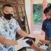 Penyaluran APD dari Bawaslu kepada salah satu pengawas kecamatan.(Foto:ist)