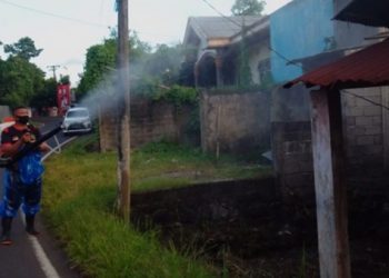 Penyemprotan disinfektan pada sejumlah titik rutin dilakukan selama masa pandemi di Sulawesi Utara