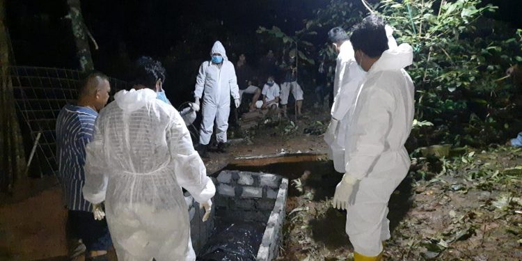 Sempat Ditolak, Polsek Tamako Makamkan Jenazah Reaktif Rapid Test Covid-19
