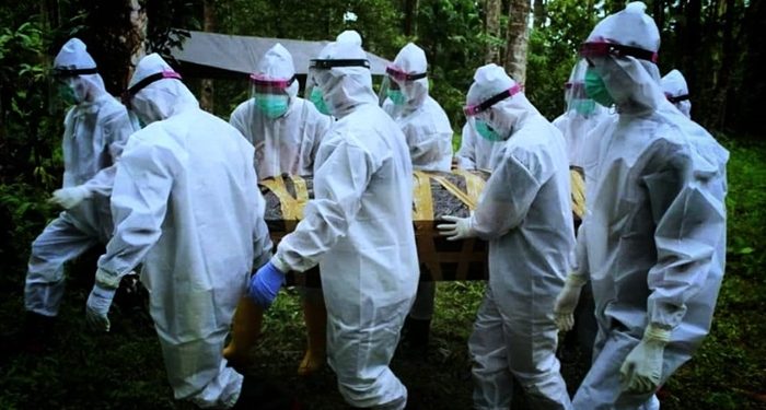 Tim Pengusung Jenazah Protokol COVID-19 Kabupaten Kepulauan Sangihe (Foto: istimewa)