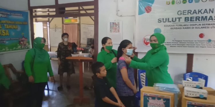 Gerakan Sulut Bermasker dan Berbagi Kasih Persit KCK Kodim 1301/Sangihe