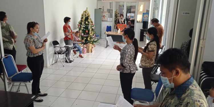 Penuh Hikmah, Ibadah Pra Natal BPS Sitaro Gunakan Prokes