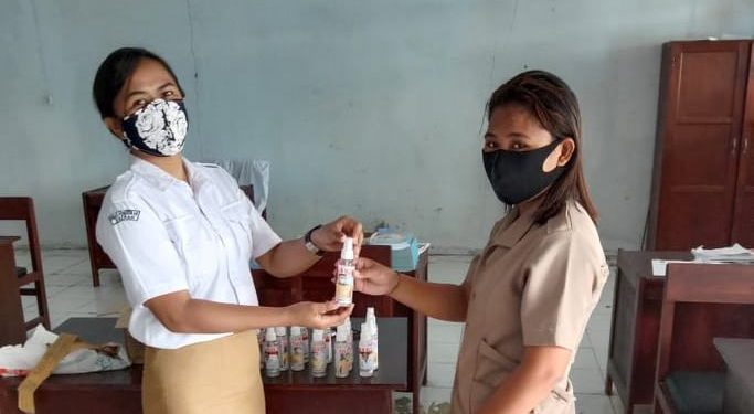 SMAN Nusa Tabukan Jalankan Prokes Covid-19 di Tengah Kelangkaan Air Bersih