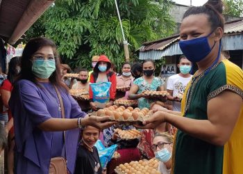 PERUATI Salurkan Bantuan Kepada Kelompok Transpuan