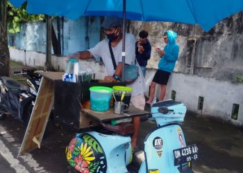 Menengok Perjuangan Wawan, Jualan Cendol di Tengah Pandemi