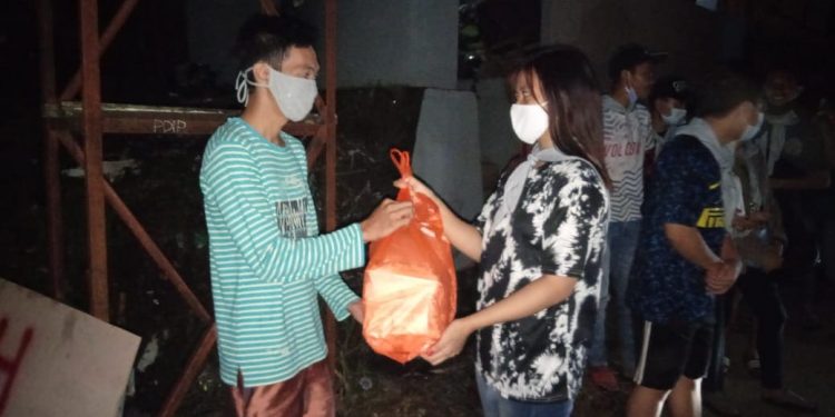 Doa Bagi Korban Bencana dan Penyaluran Makanan dari UKM Olahraga Polimdo