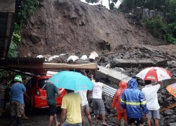 Suasana di seputar lokasi kejadian bencana Longsor di Malalayang 1 Barat. (foto: istimewa)
