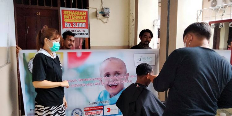 Galang Dana Lewat Gunting Rambut Buat Anak-anak Penderita Kanker