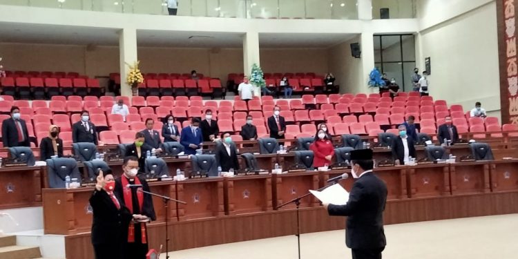 Ganti Andrei Angouw di DPRD Sulut, Agustien Kambey Prioritas Masalah Sampah