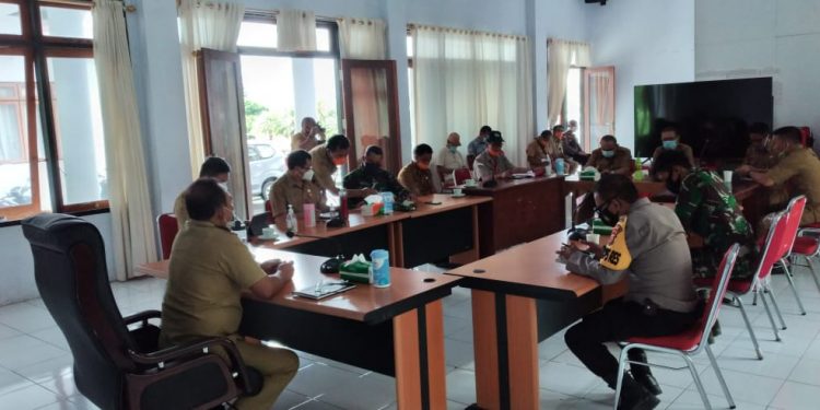 Sekda Sitaro Pimpin Rakorev Penanganan Covid-19