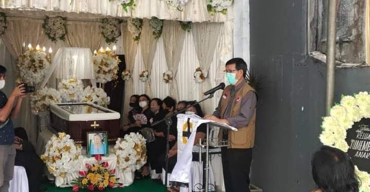 Melayat Korban Tanah Longsor, Vicky Lumentut Ingatkan Soal Cuaca Ekstrim