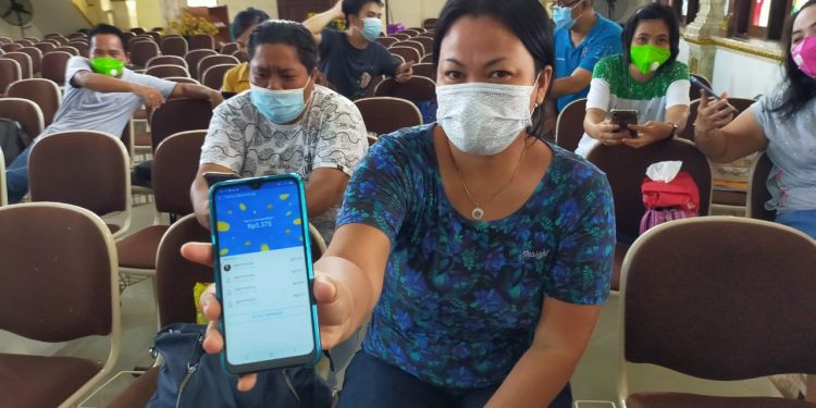 Mahasiswa KKNT IAKN Manado Bikin Pelatihan Digitalisasi UMKM