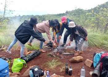 5 Pendaki Wanita Rayakan Valentine di Gunung Piapi Talaud