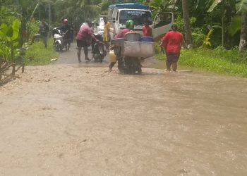 Luapan Sungai Awarratan Talaud Ancam Keselamatan Pengendara