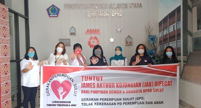 Aktivis perempuan yang tergabung dalam GPS saat berada di Kantor DPRD Sulut. (foto: istimewa)