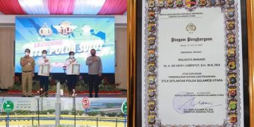 Support Polda Sulut Terapkan Tilang Elektronik, Lumentut Terima Penghargaan