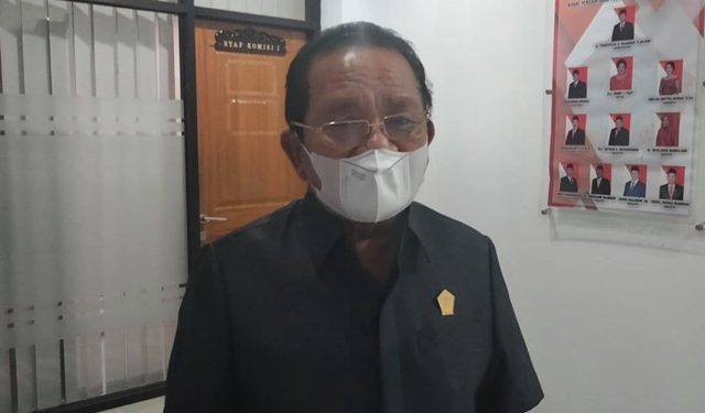 Anggota DPRD Sulut dapil Nusa Utara, Winsulangi Salindeho (Foto Meikel Barta1.com)