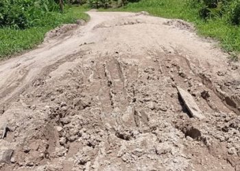 Kondisi jalan rusak di Kecamatan Tampan'amma