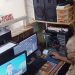 Pemilik Kios El Shaddai Ondong saat melayani pelanggan.(Foto:stenly/barta1)