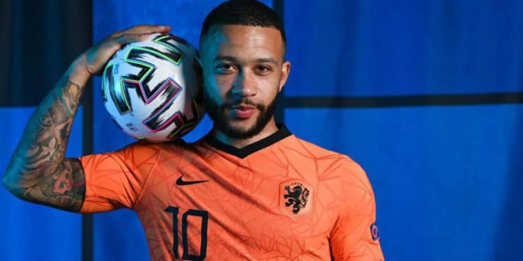 Memphis Depay, asa lini depan Belanda untuk menggedor Ukraina. (foto: UEFA.com)