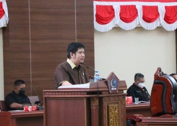 Ketua Fraksi Golkar Raski Mokodompit.